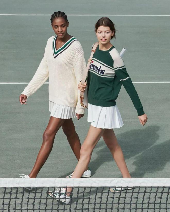 更衣室内的 更衣室内的