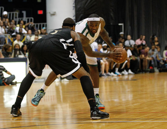 为顶级前锋 为顶级前锋